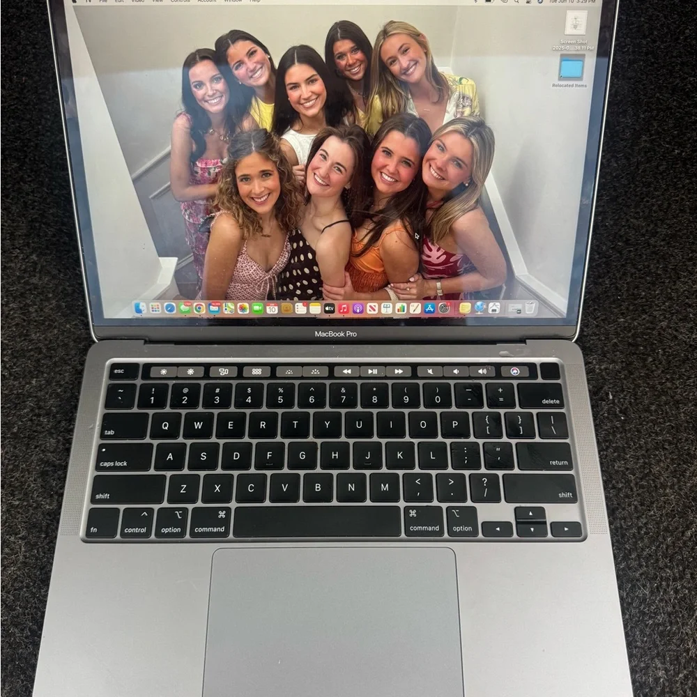 Apple MacBook Pro - Sleek Gray Finish